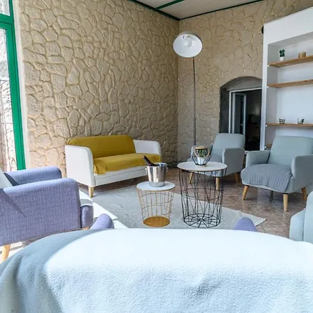 Le Logis Du Marquis Jacuzzi Billard Holiday home Dormans